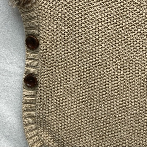 Aspen Kids Size M Tan Knit Turtleneck Poncho Sweater w/Buttons Faux Fur Trim - Picture 6 of 15